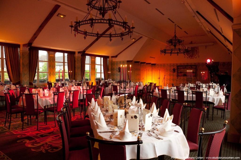 salle du diner d'un mariage au manoir de gressy seine-et-marne