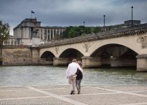 -proposal-in-paris-engagement-photographer