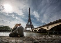 proposal-paris-portrait-couple-photographe-tour-eiffel