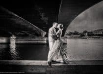 proposal-engagement-photographe-paris-bridge