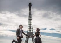 proposal-couple-foreign-eiffel-tower-paris
